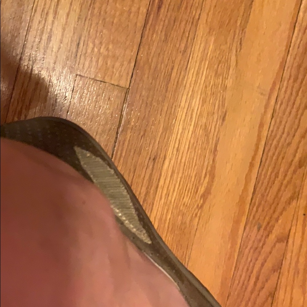Shoes - Picture 7 of 8